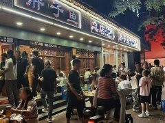 80%顾客靠社群，在5线城市开火锅店赢麻了！