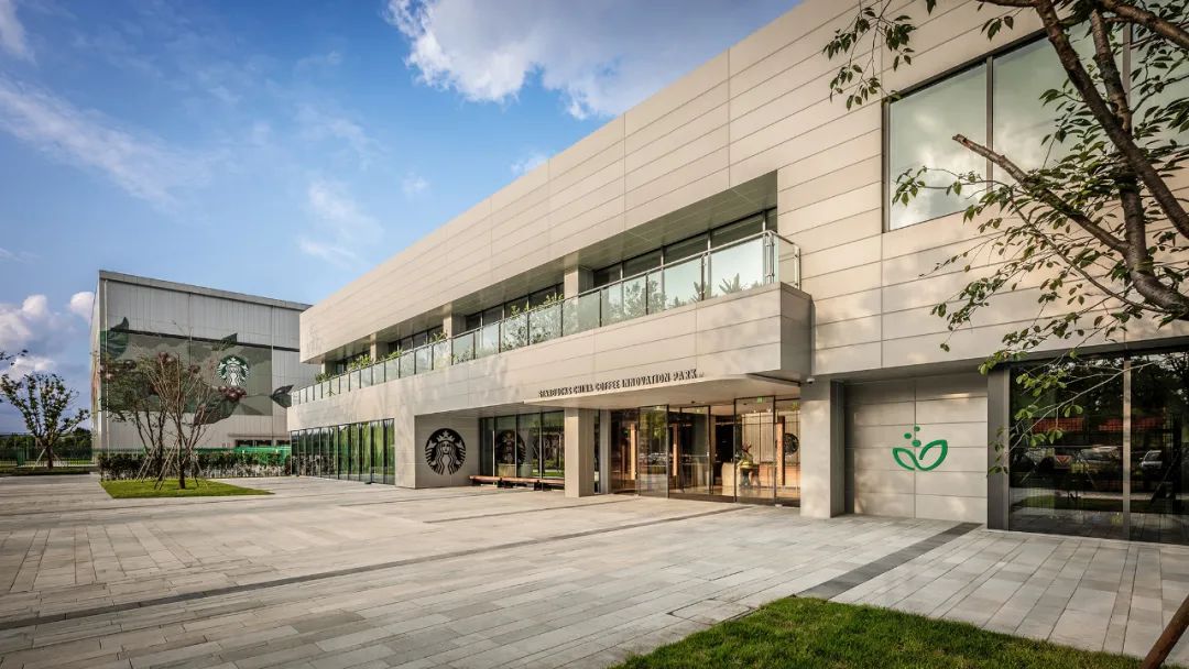 星巴克在中国市场连续扔下“王牌”