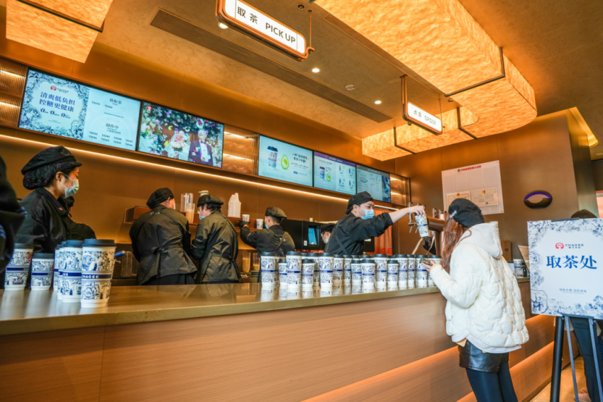 长沙6店齐开，霸王茶姬完成内地市场全覆盖