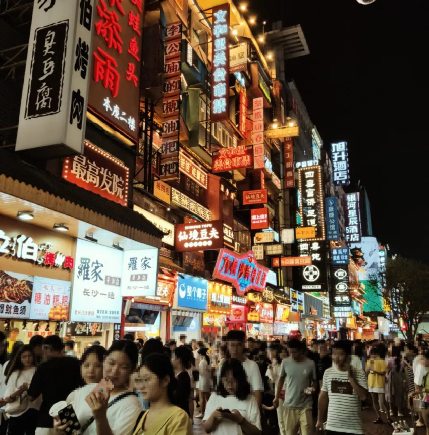 长沙6店齐开，霸王茶姬完成内地市场全覆盖